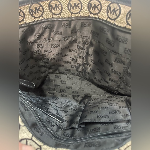 Authentic Large Michael Kors bag - Picture 3 of 16